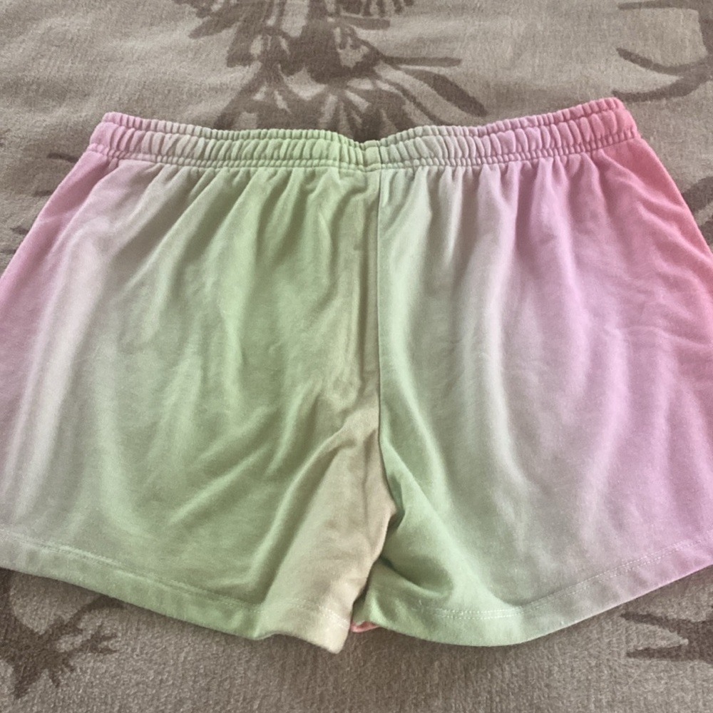 Shorts - Picture 3 of 3